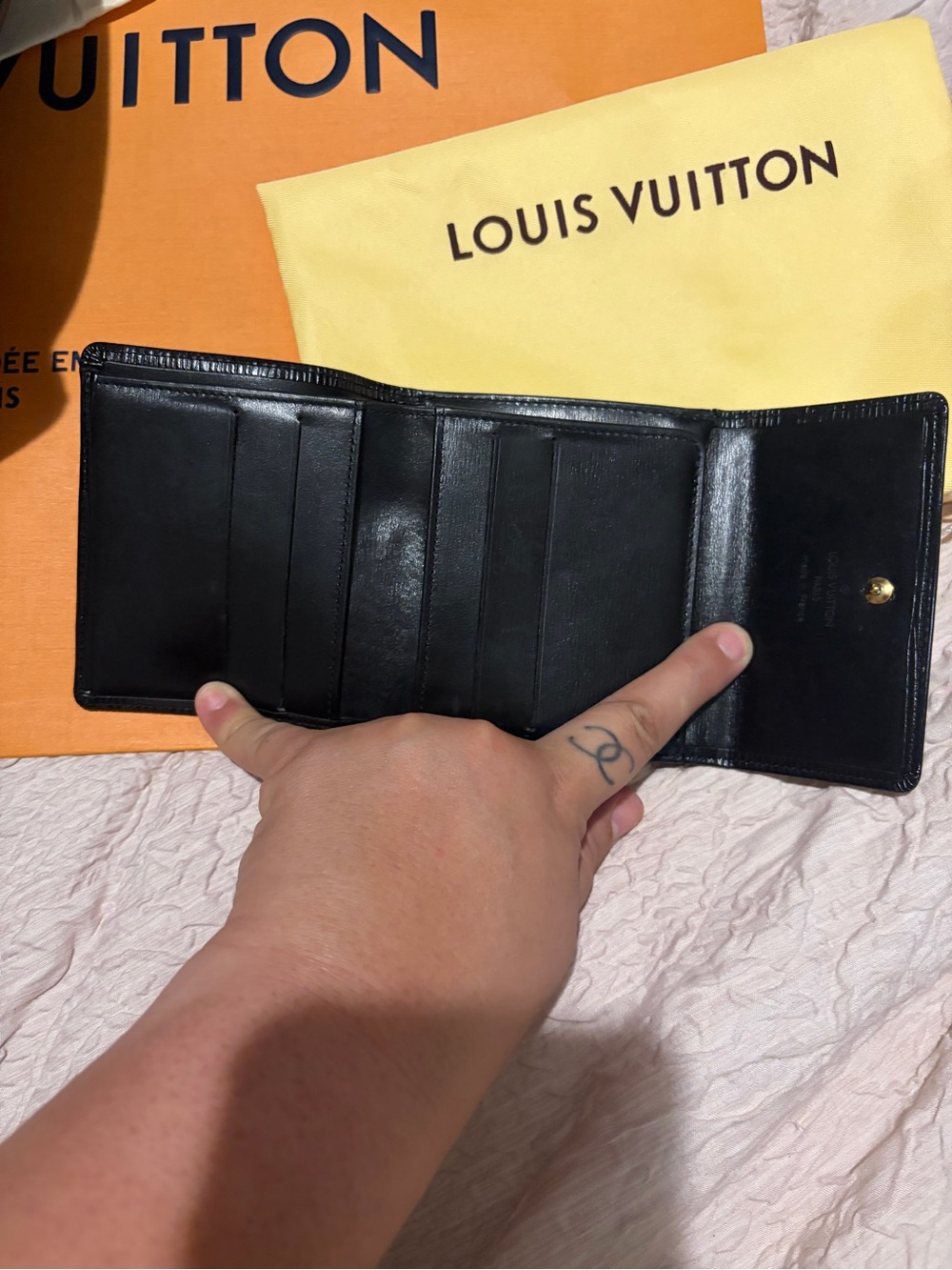 LOUIS VUITTON St. Jacques Epi Large Black Tote Bag And Matching Wallet Set - Picture 13 of 16